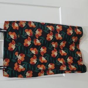 LuLaRoe size Medium Cassie floral pencil skirt. EUC